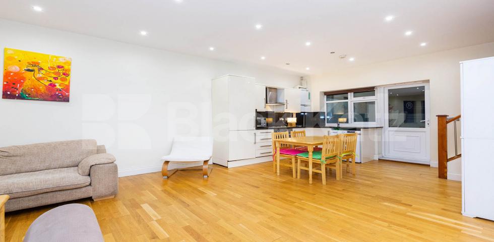 			3 Bedroom, 1 bath, 1 reception House			 Seymour Road, Harringay 